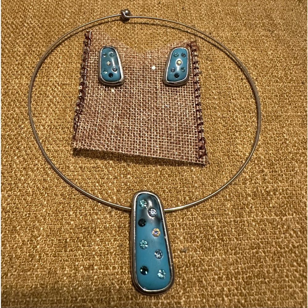BEAUTIFUL CHOKER NECKLACE WITH EARRINGS